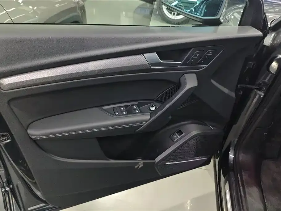 Audi Q5L 2022 из CN, фото 5