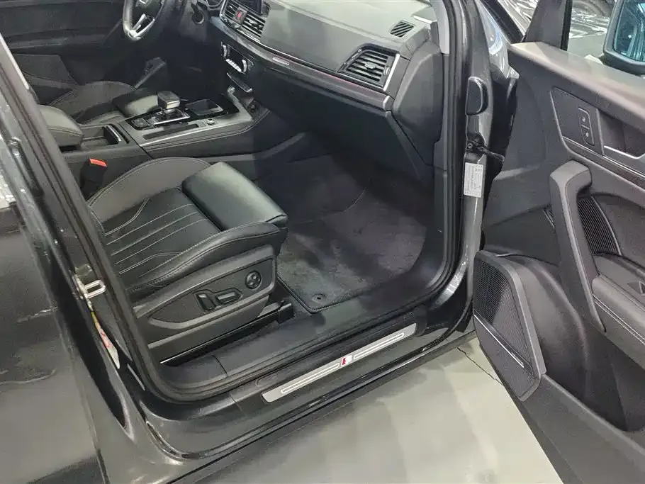 Audi Q5L 2022 из CN, фото 10