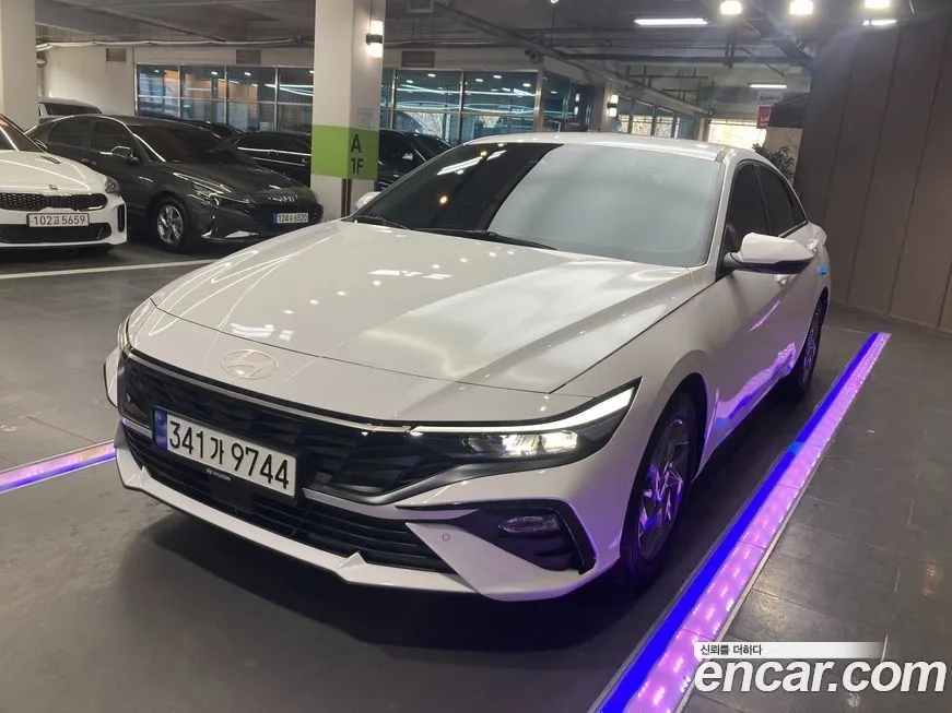 Hyundai AVANTE — фото 1