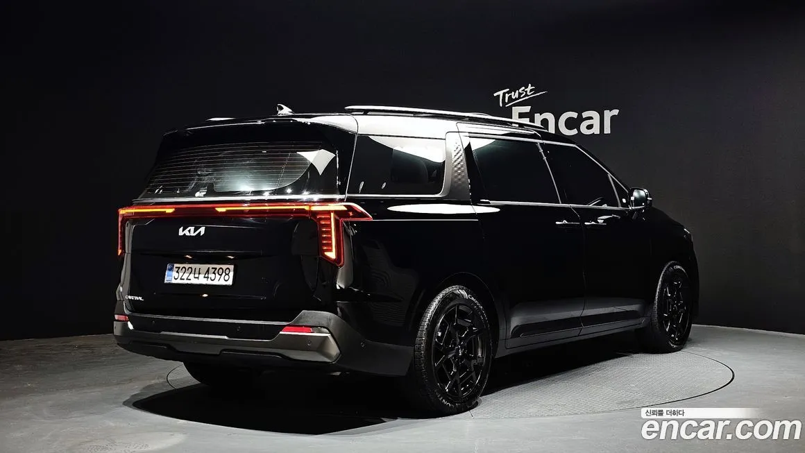 Kia Carnival — фото 5