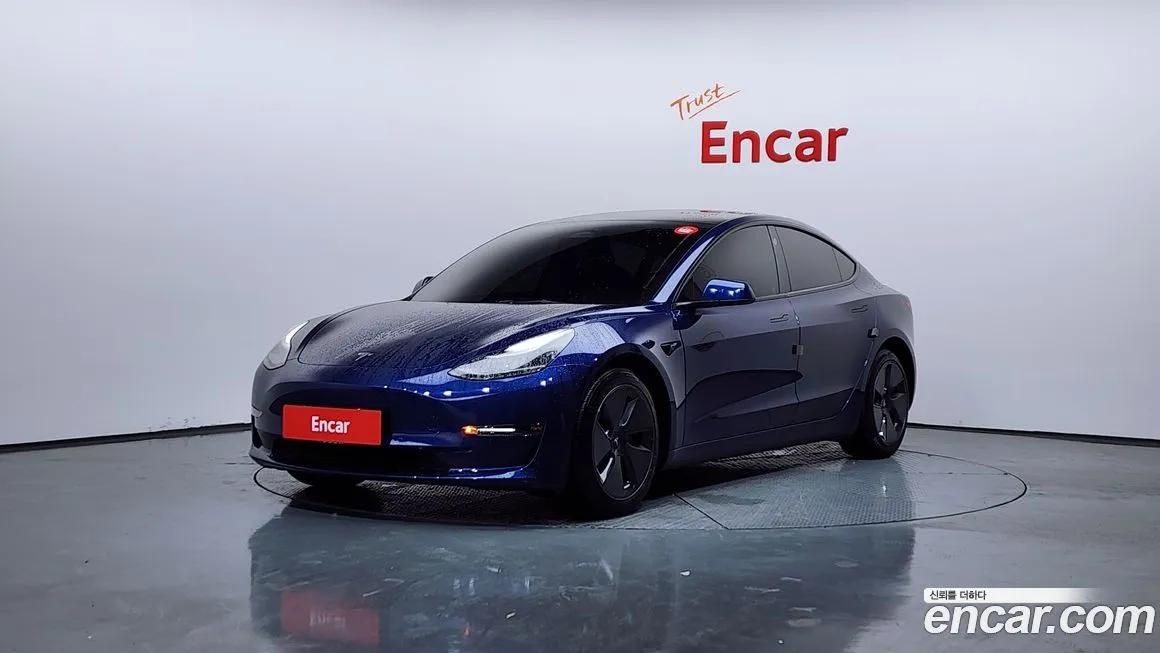 Tesla Model 3 — фото 1