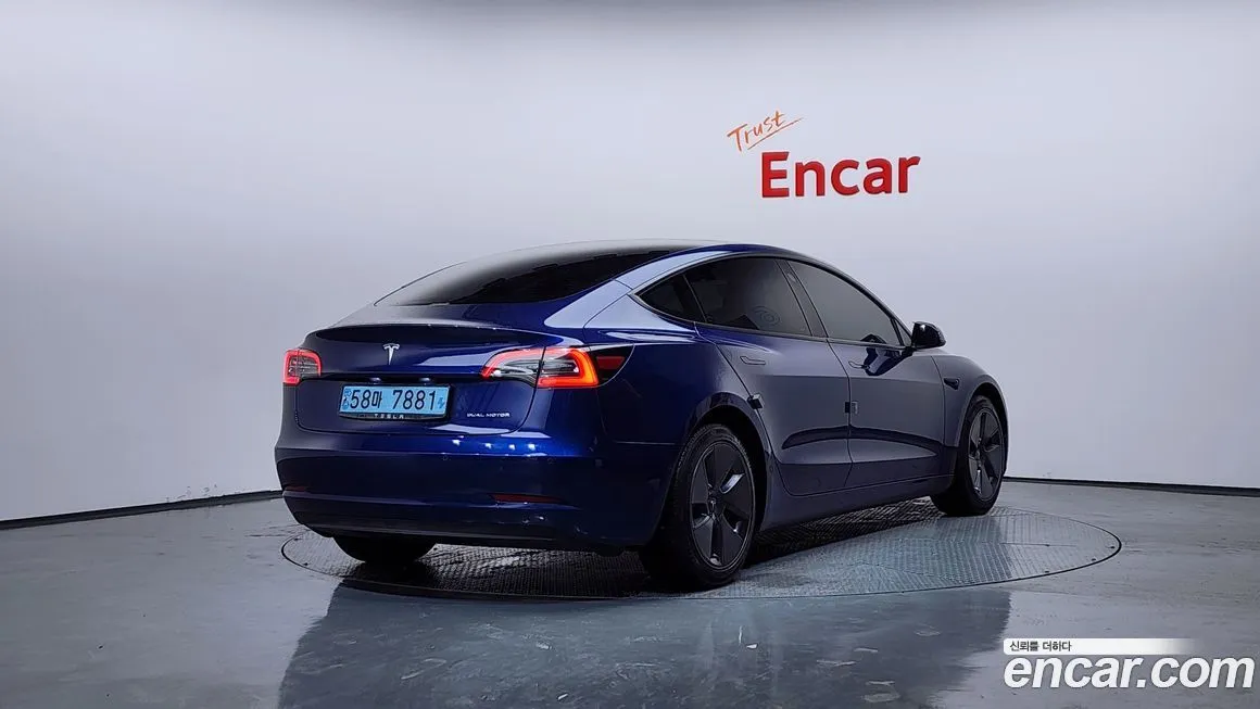 Tesla Model 3 — фото 3