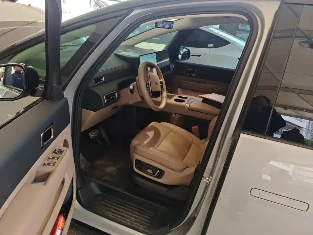 Li Auto Li MEGA 2025 из CN, фото 5