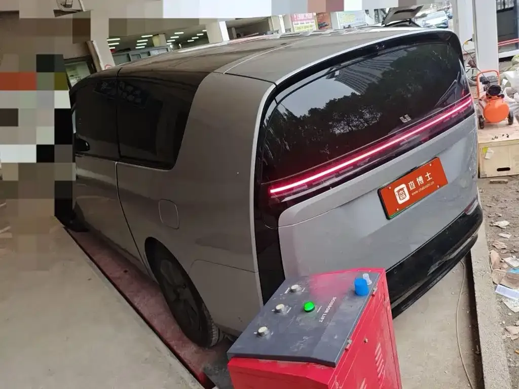Li Auto Li MEGA 2025 из CN, фото 10