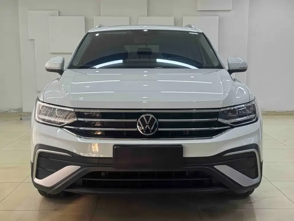 Volkswagen Tiguan L 2022 из CN, фото 4