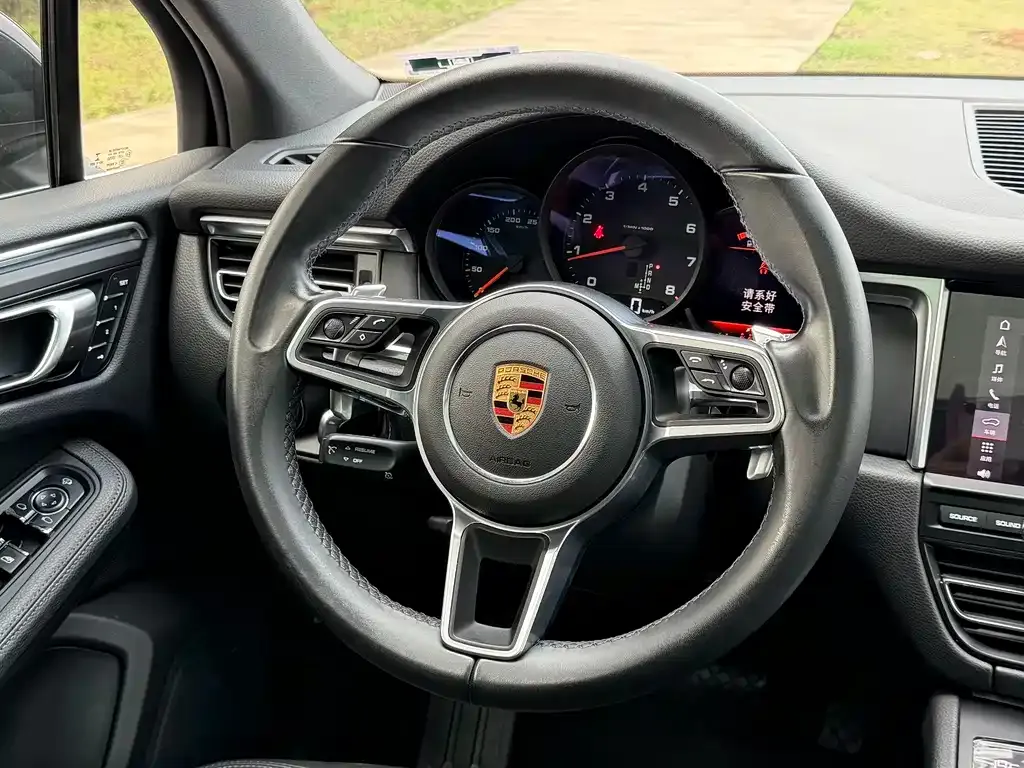 Porsche Macan — фото 2