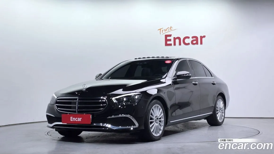 Mercedes-Benz E-Class — фото 1