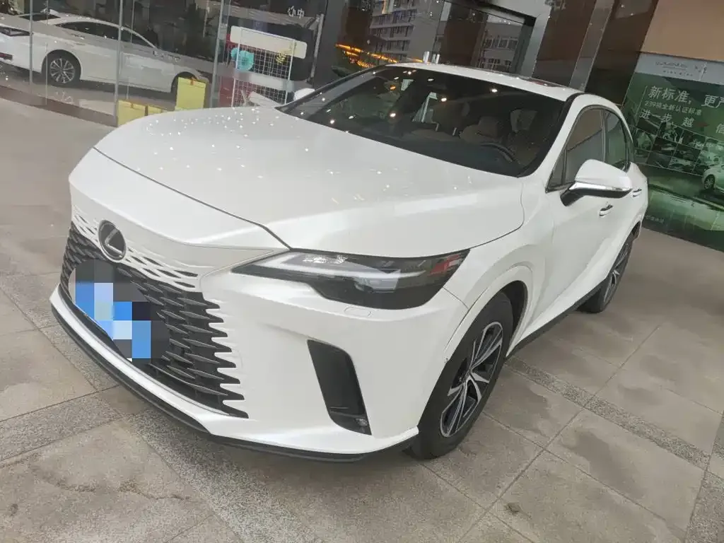 Lexus RX — фото 1