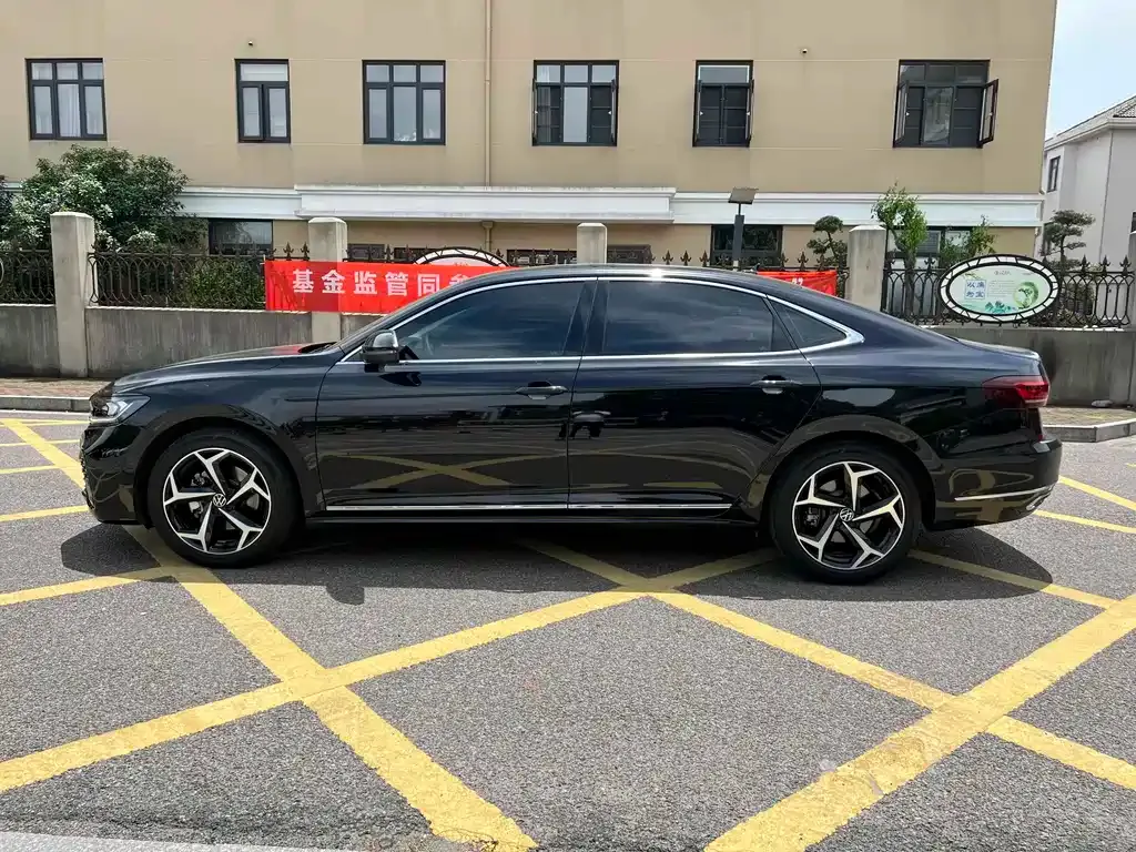 Volkswagen Passat — фото 9