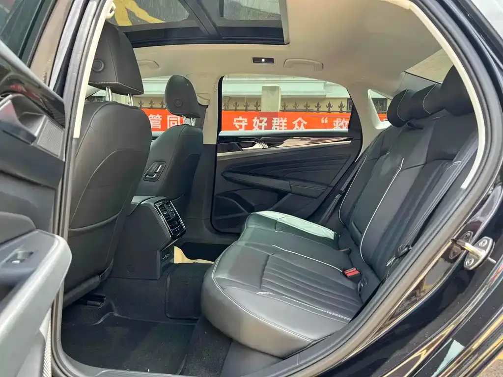Volkswagen Passat — фото 5