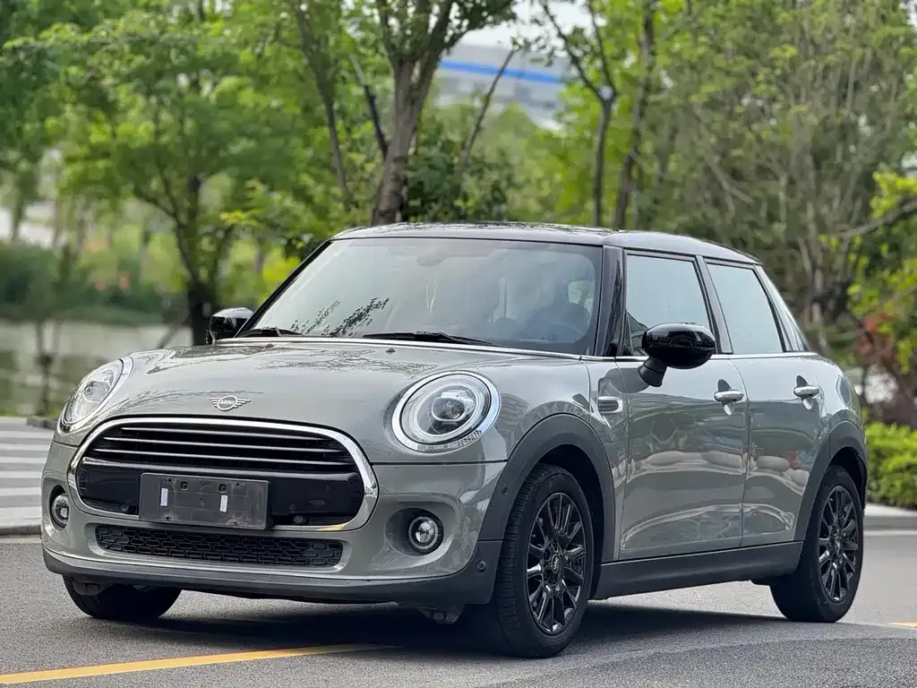 MINI Cooper (3-door)