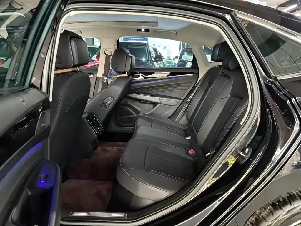 Volkswagen Passat — фото 6