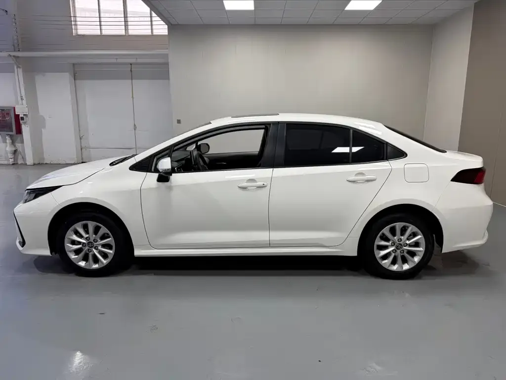 Toyota Corolla 2022 из CN, фото 3