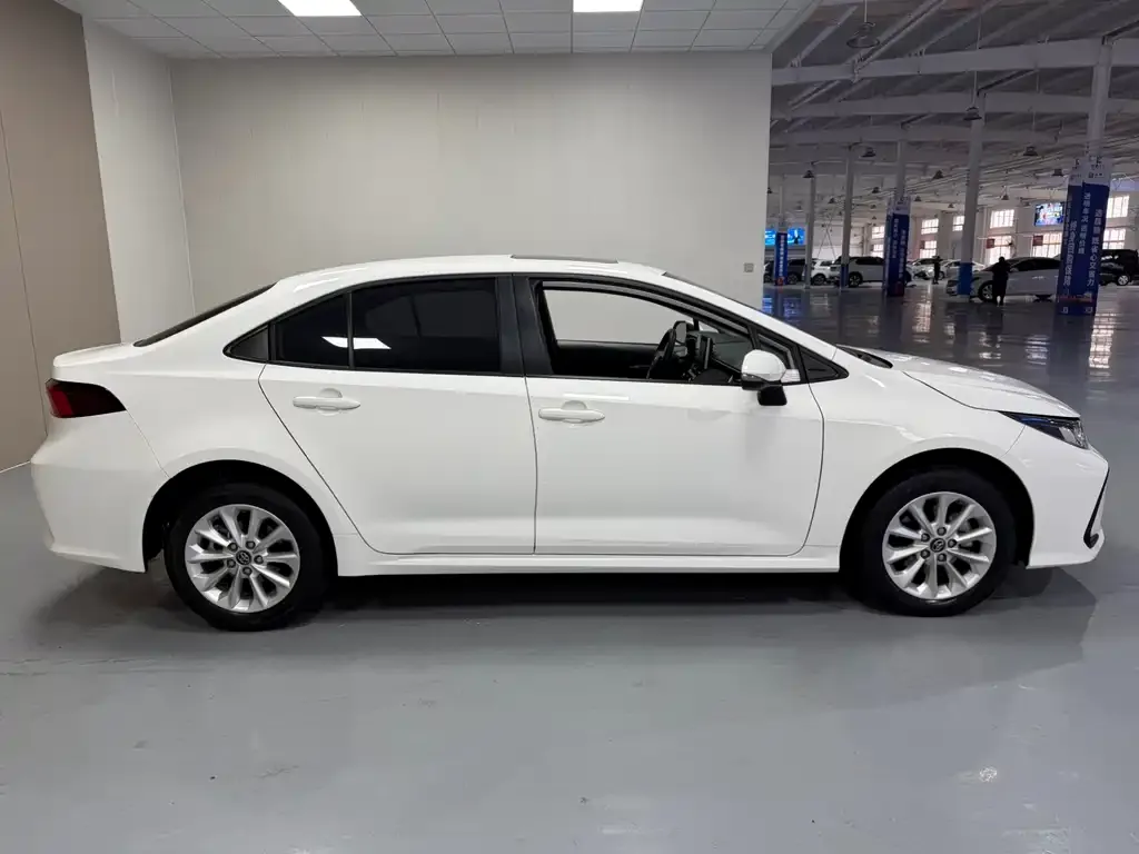 Toyota Corolla 2022 из CN, фото 2