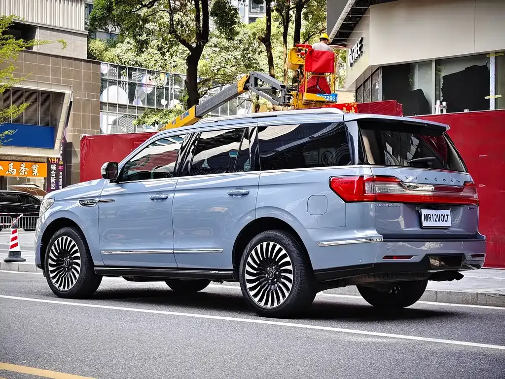 Lincoln Navigator — фото 10