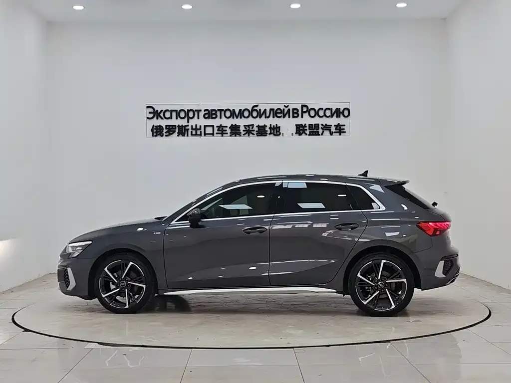 Audi A3 2023 из CN, фото 2