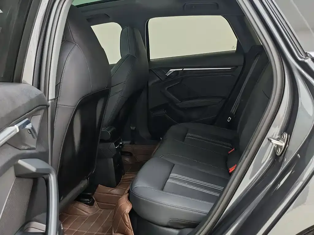 Audi A3 2023 из CN, фото 8