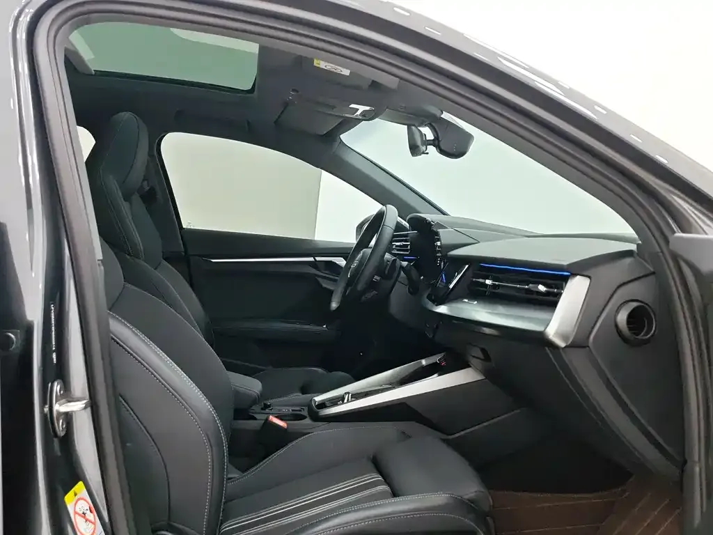 Audi A3 2023 из CN, фото 5
