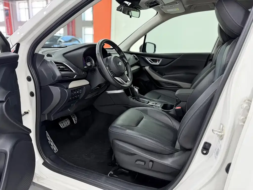 Subaru Forester 2022 из CN, фото 7
