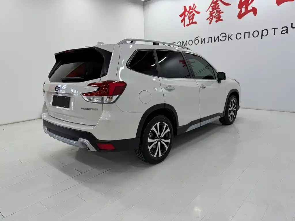 Subaru Forester 2022 из CN, фото 2