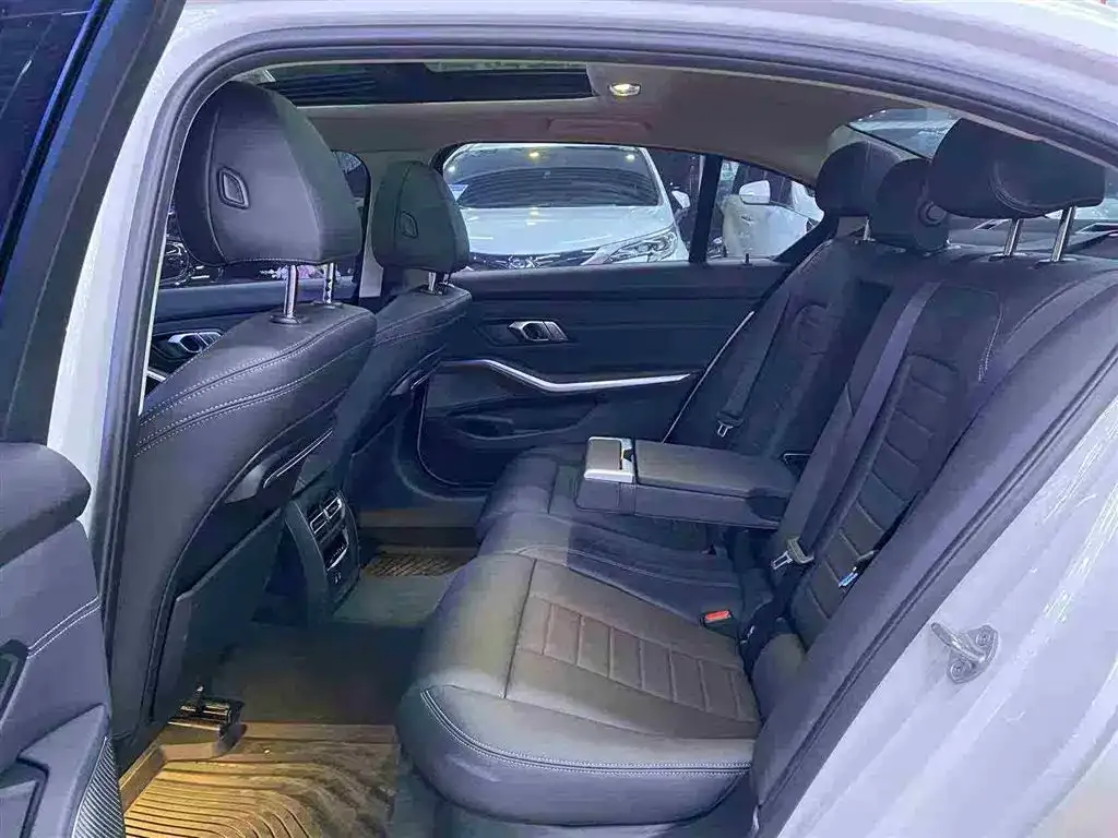 BMW 3 Series 2021 из CN, фото 9