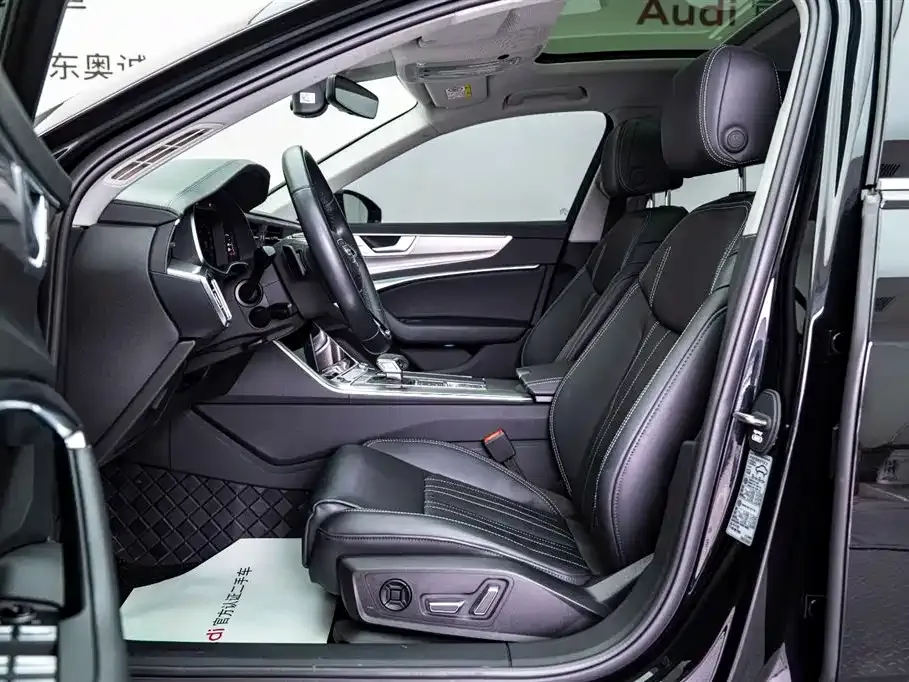 Audi A6L 2023 из CN, фото 4