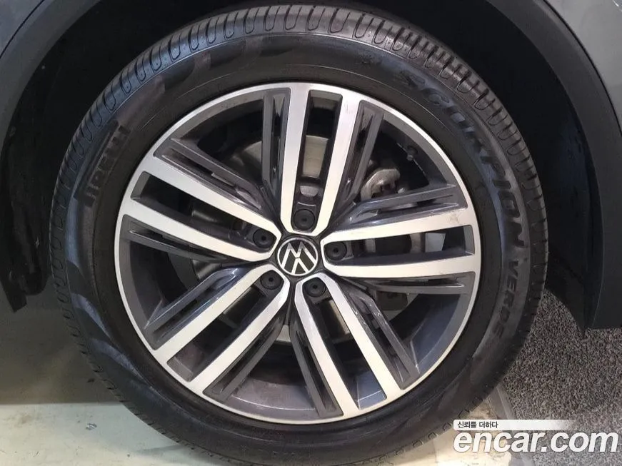 Volkswagen Tiguan — фото 6