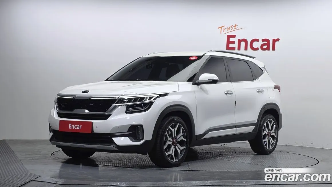Kia Seltos — фото 1