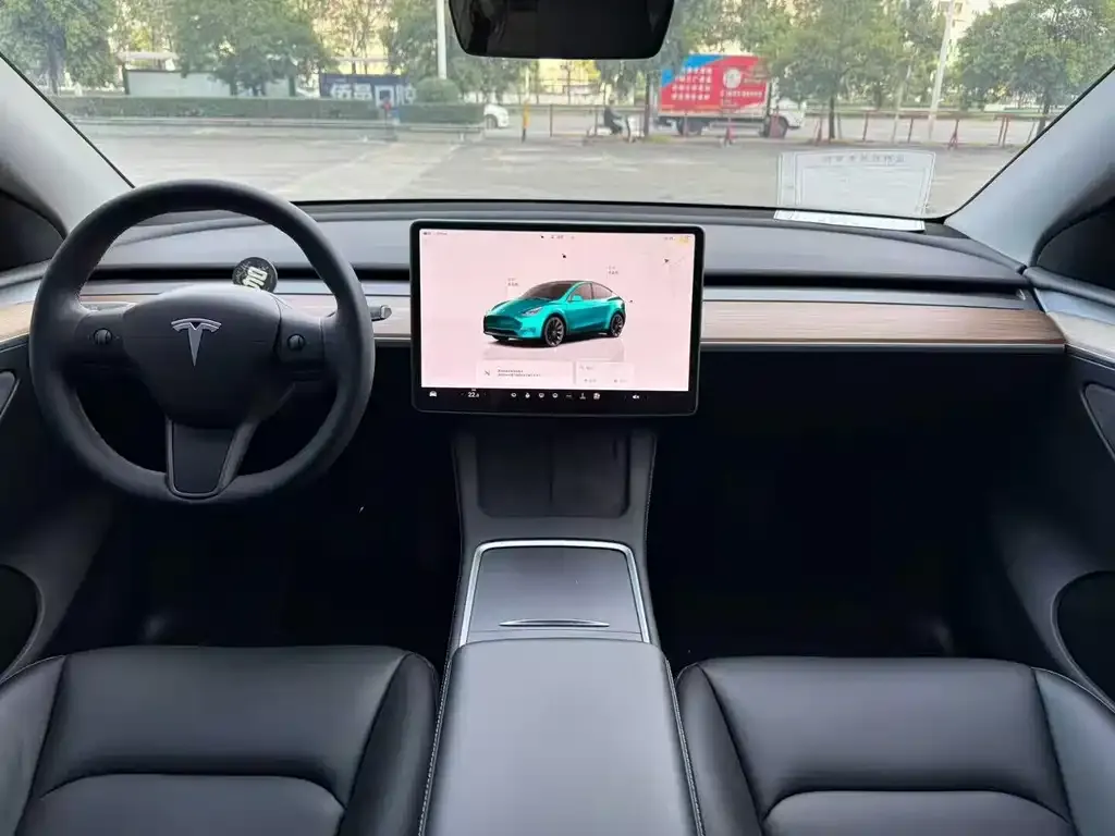 Tesla Model Y — фото 5