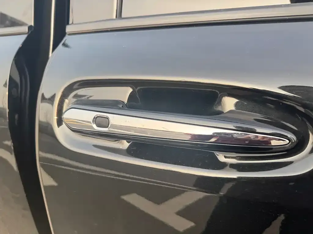 Toyota Granvia — фото 6