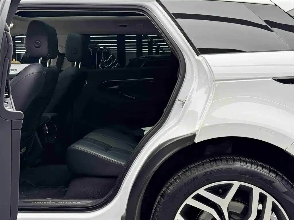 Land Rover Evoque — фото 6