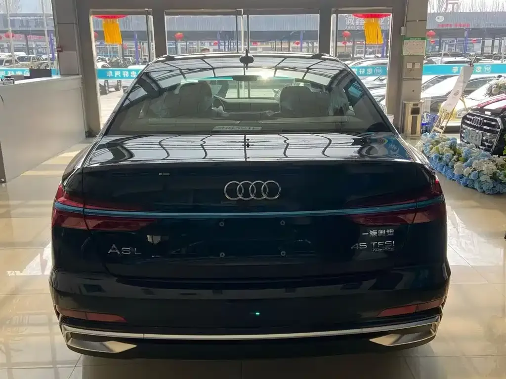 Audi A6L — фото 10