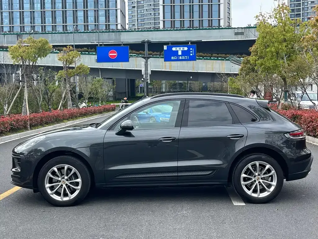 Porsche Macan — фото 9