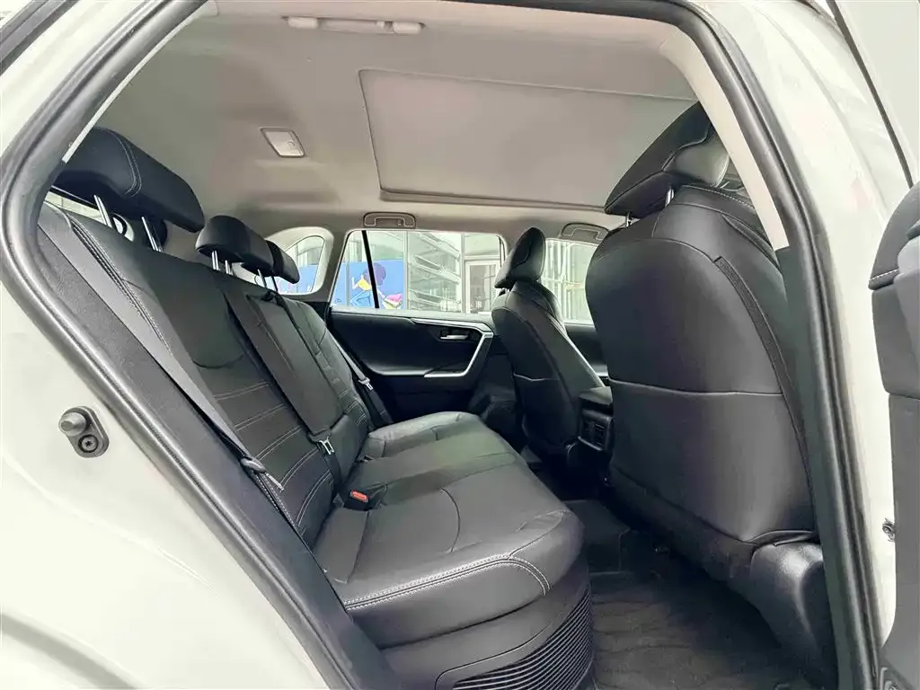 Toyota Wildlander 2023 из CN, фото 6