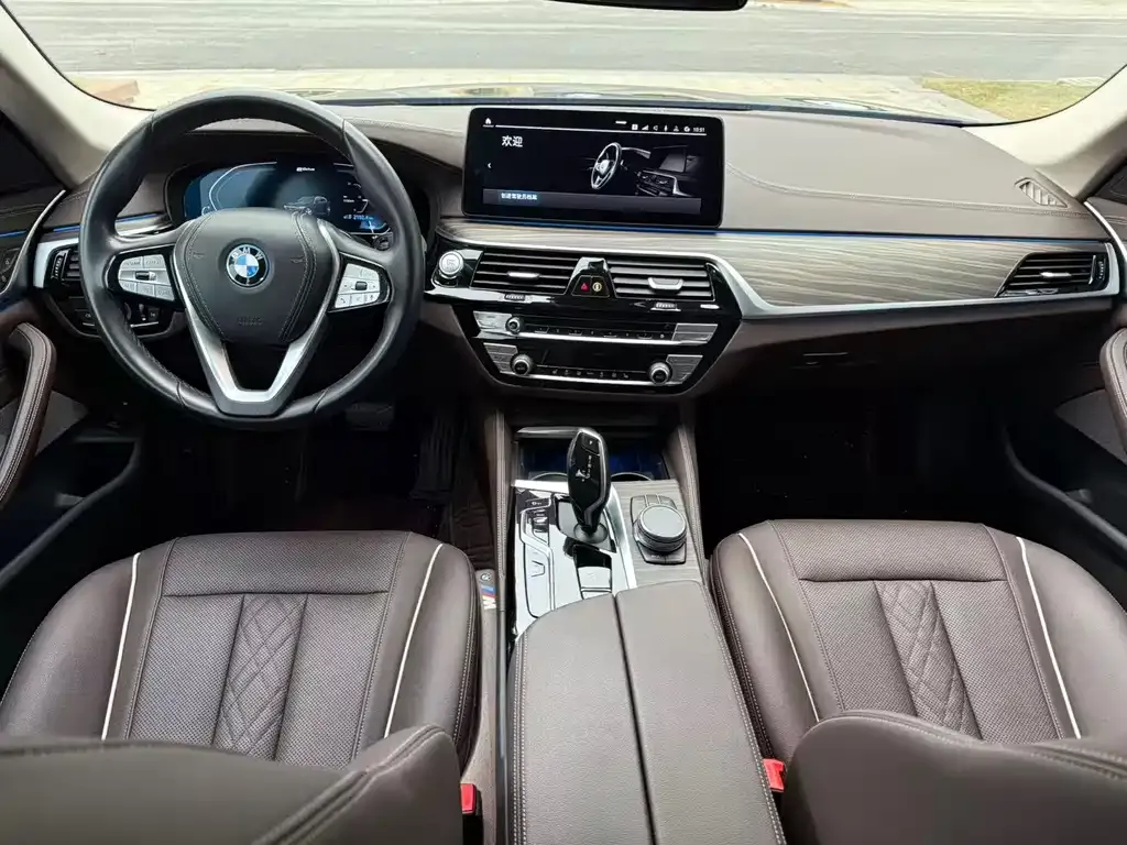 BMW 5 Series New Energy — фото 2