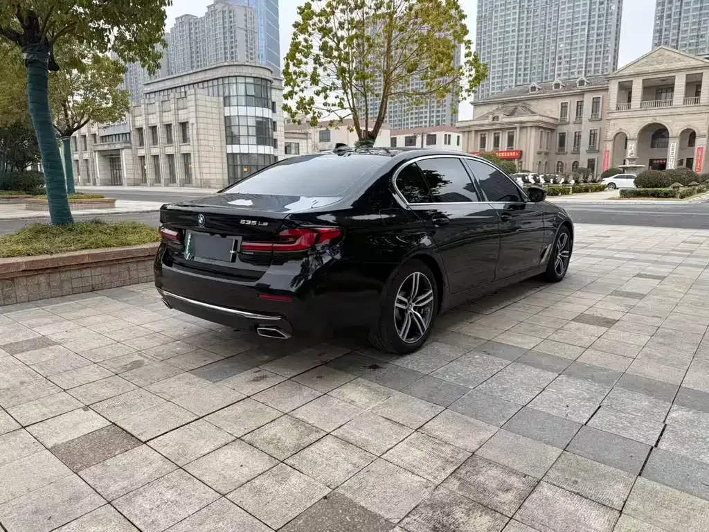BMW 5 Series New Energy — фото 4