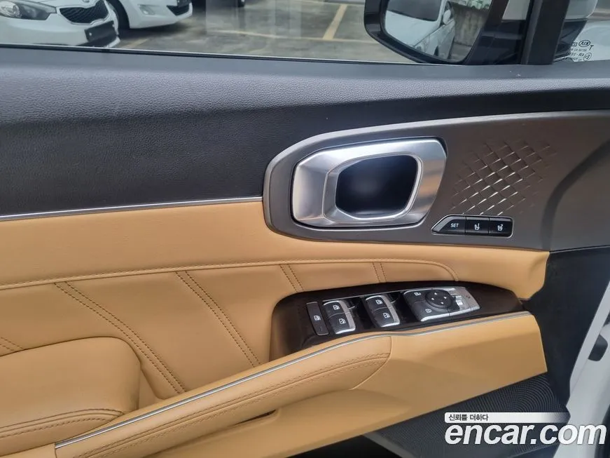 Kia Sorento — фото 10