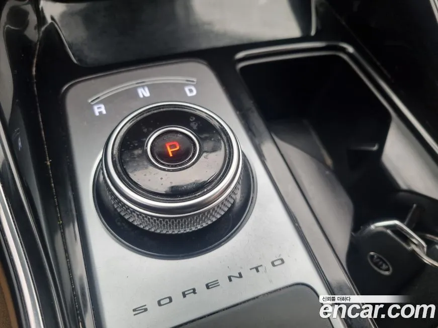 Kia Sorento — фото 8
