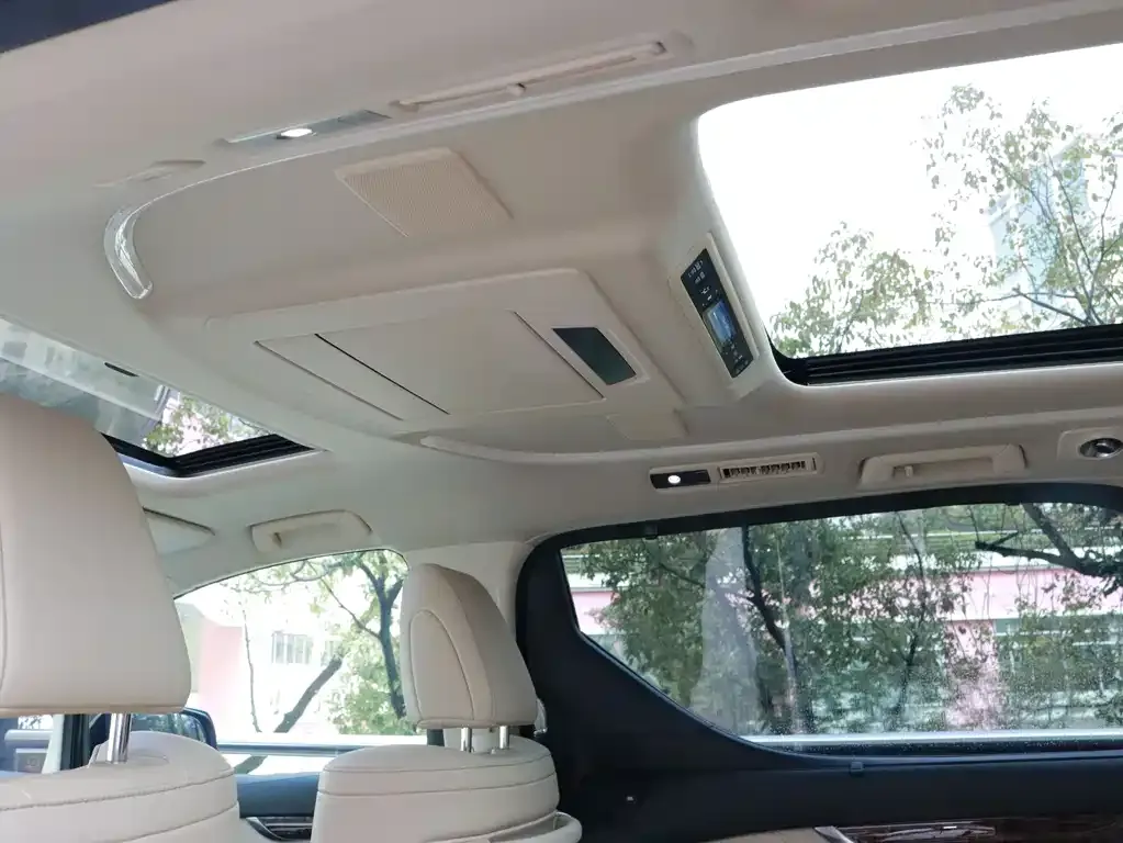 Toyota Alphard — фото 6