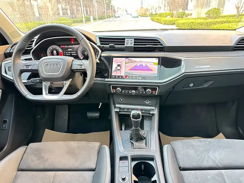 Audi Q3 — фото 5