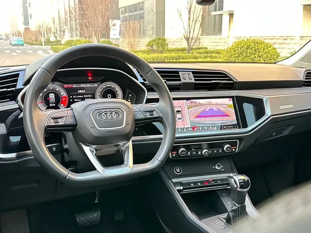 Audi Q3 — фото 9