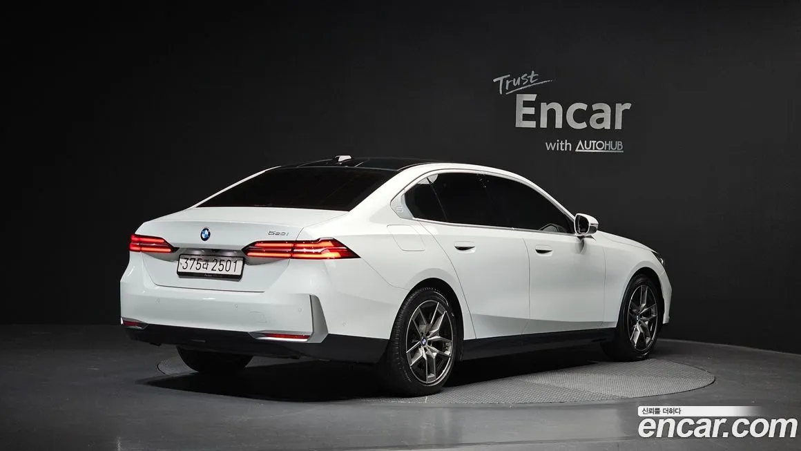 BMW 5-Series 2024 из KR, фото 4
