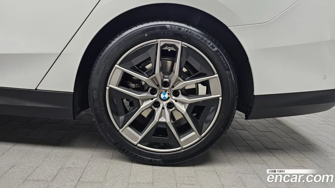 BMW 5-Series 2024 из KR, фото 9