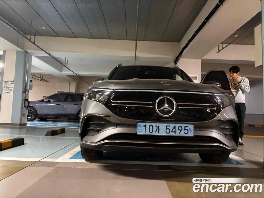 Mercedes-Benz EQB — фото 1