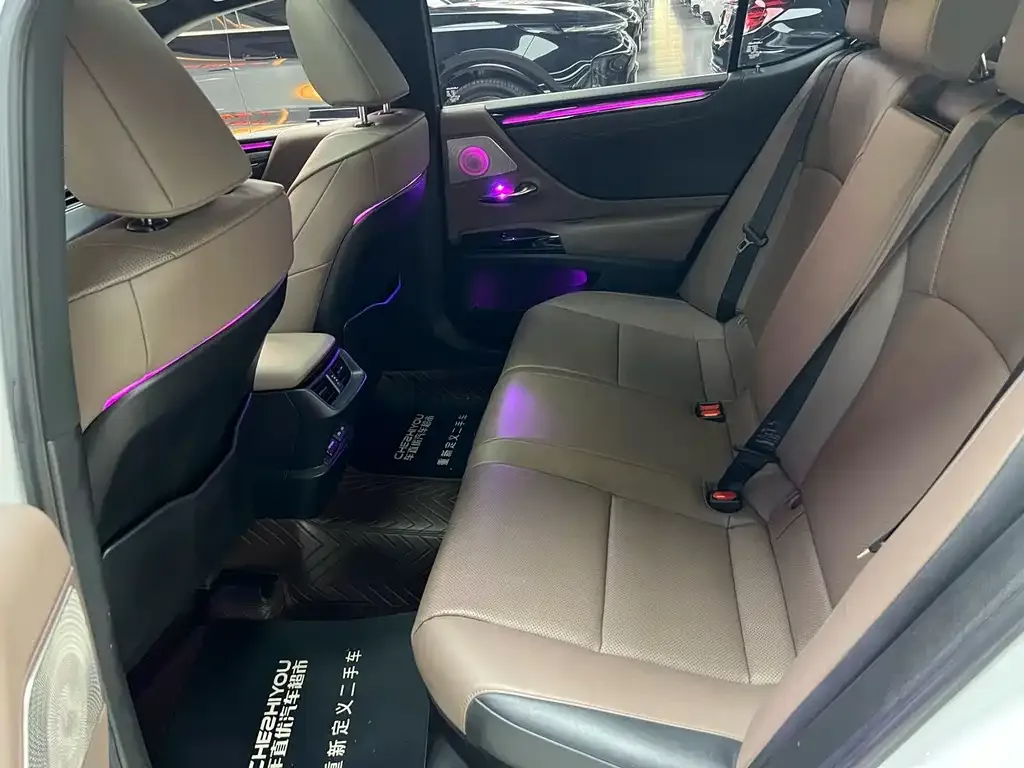Lexus ES 2023 из CN, фото 4