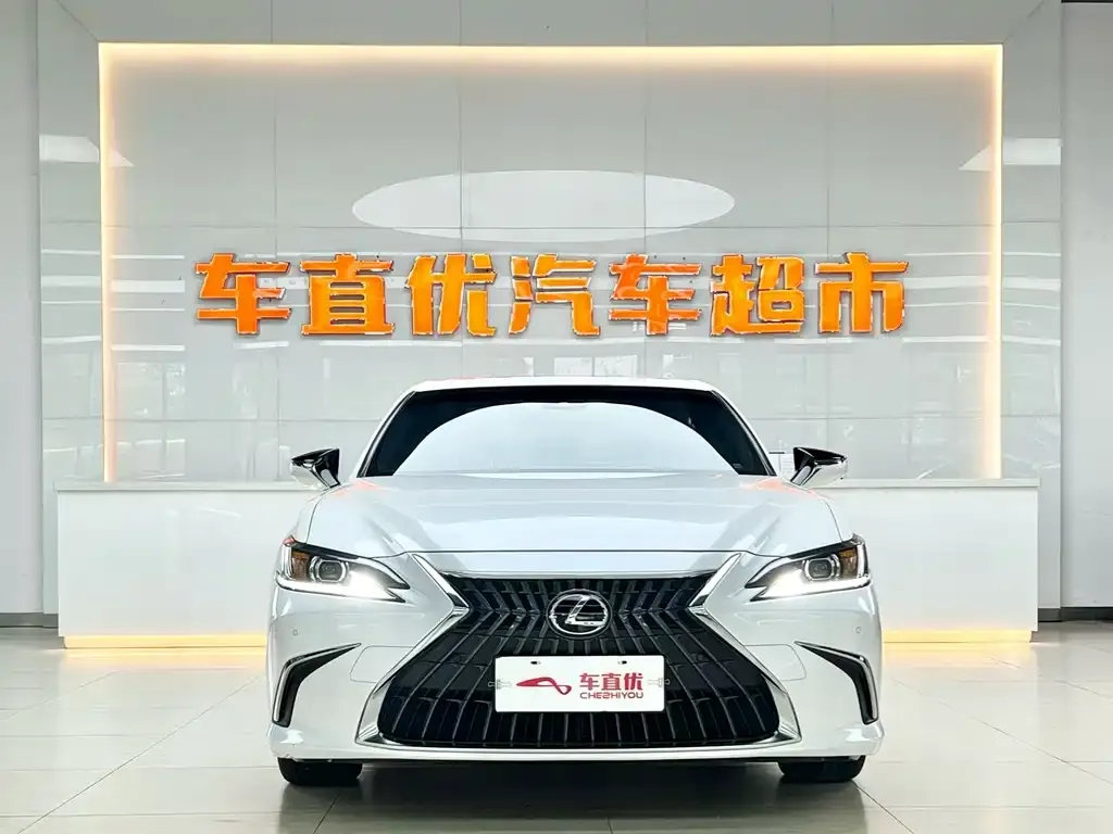 Lexus ES 2023 из CN, фото 2