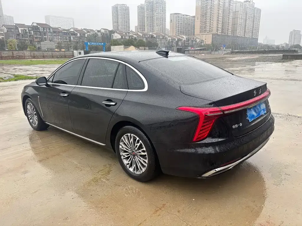 Hongqi H5 — фото 2