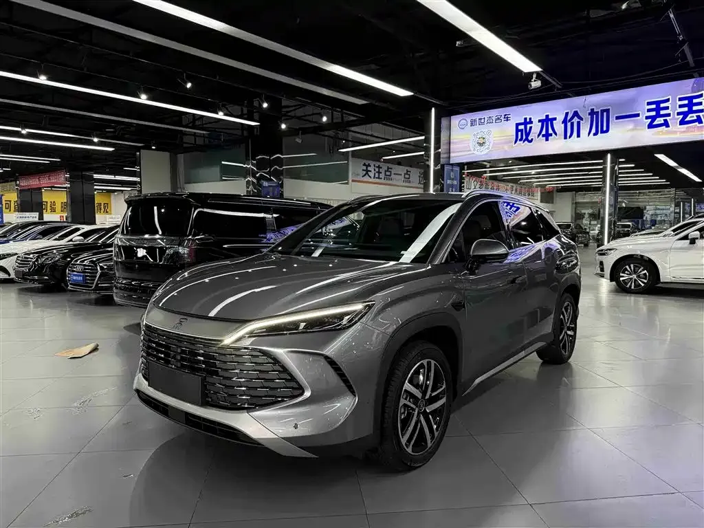 BYD L DM-i — фото 1