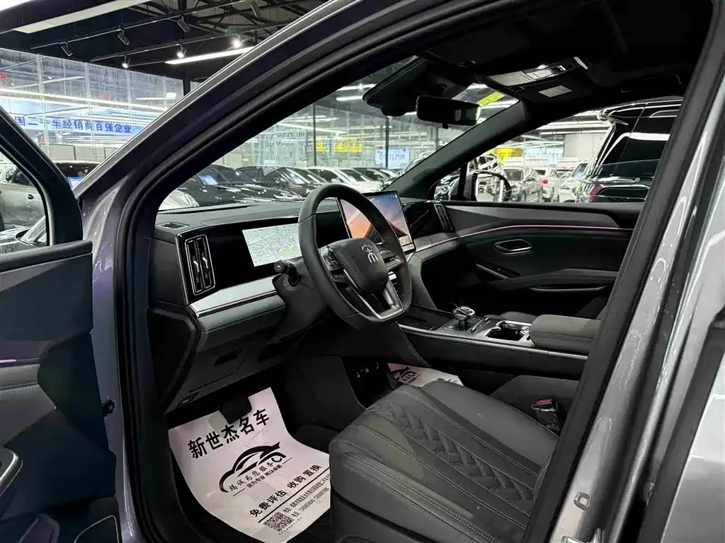 BYD L DM-i — фото 3