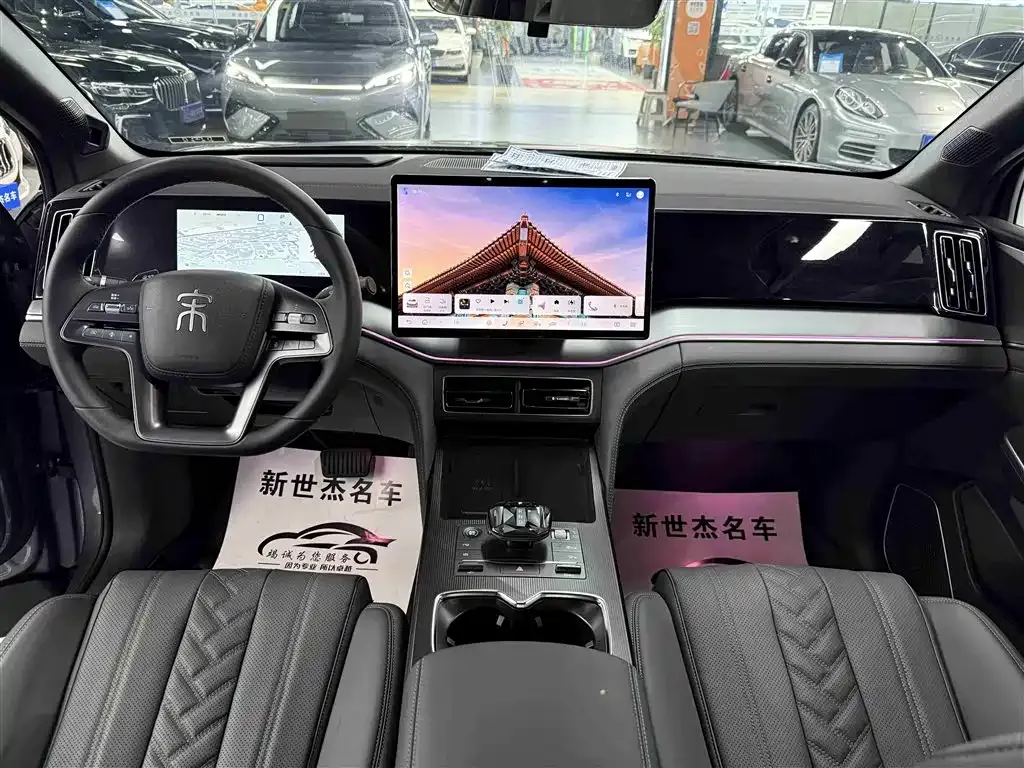 BYD L DM-i — фото 4